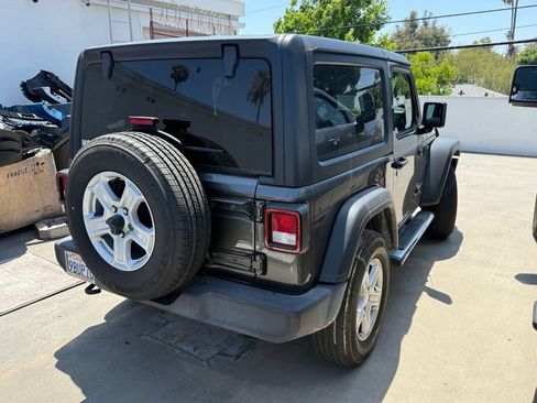 Used 2022 Jeep Wrangler Sport AWD/4WD image 4