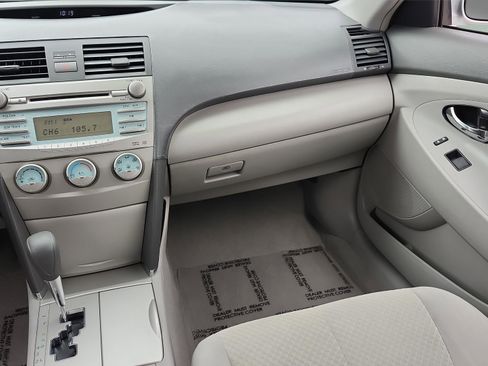 Used 2007 Toyota Camry LE image 14