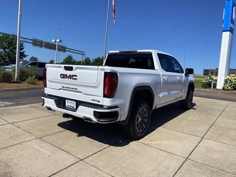 Used 2025 GMC Sierra 1500 AT4 AWD/4WD image 16