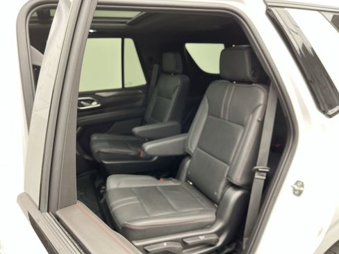 Used 2022 Chevrolet Tahoe RST w/ Luxury Package AWD/4WD image 12