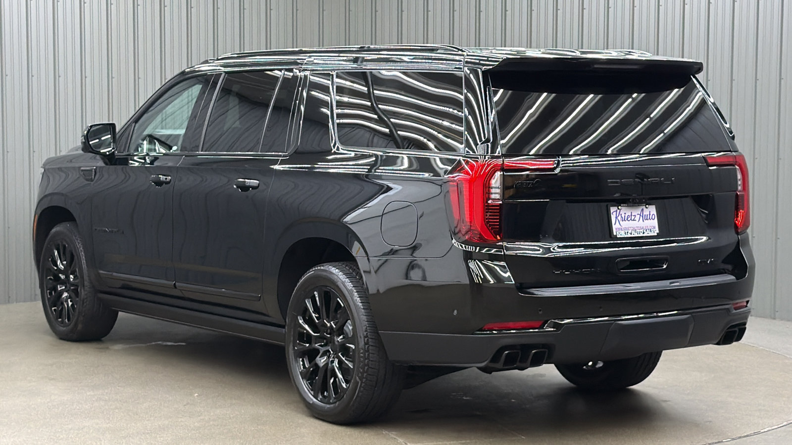 Used 2026 GMC Yukon XL Denali Ultimate w/ LPO, Floor Liner Package AWD/4WD image 3
