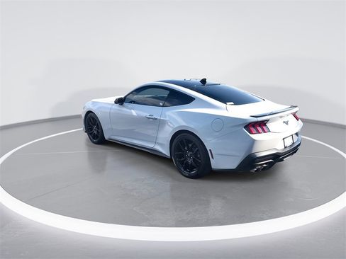 Used 2024 Ford Mustang Coupe image 6