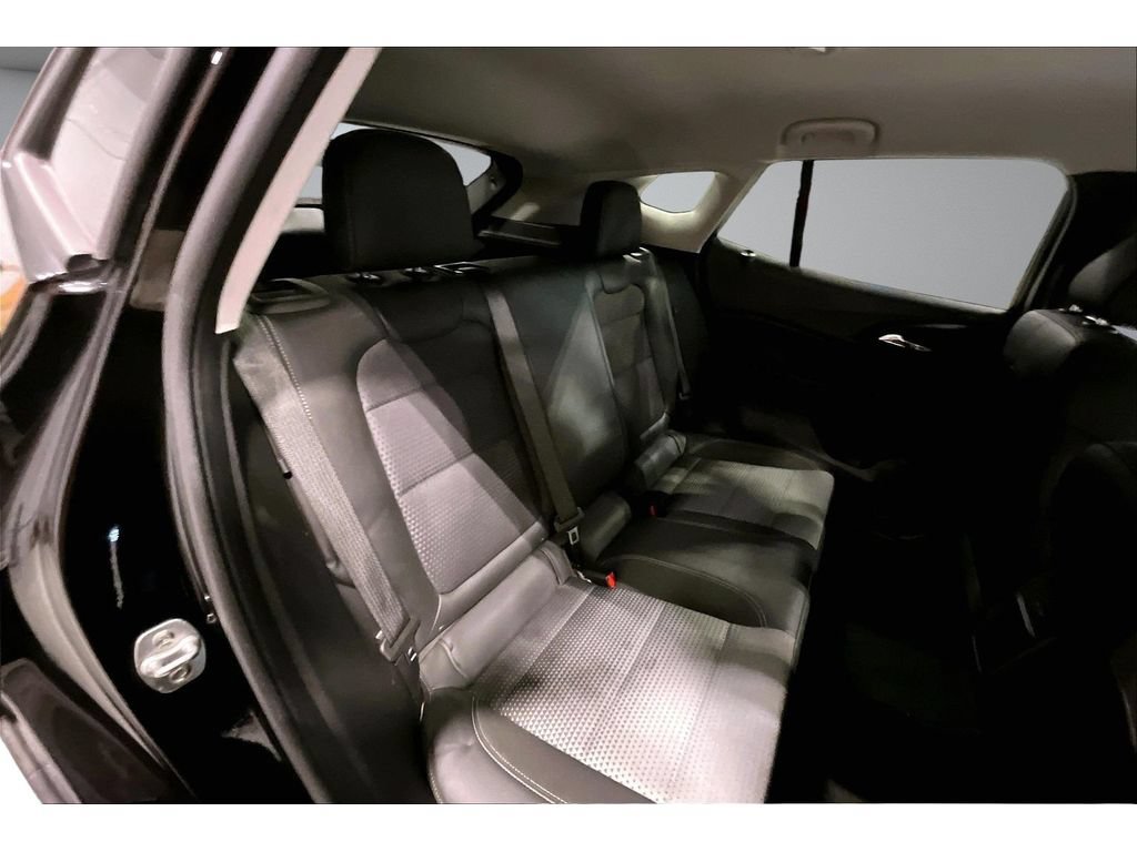 Used 2025 Chevrolet Trax LT FWD image 41
