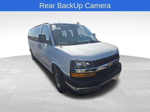 Used 2024 Chevrolet Express 3500 LT w/ LT Preferred Equipment Group RWD image 3