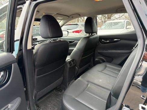 Used 2019 Nissan Rogue Sport SL image 6