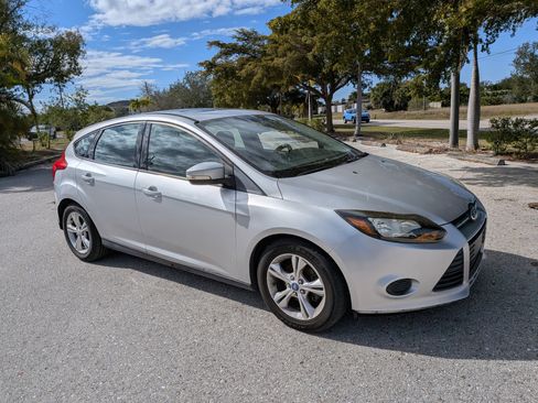 Used 2013 Ford Focus SE image 2