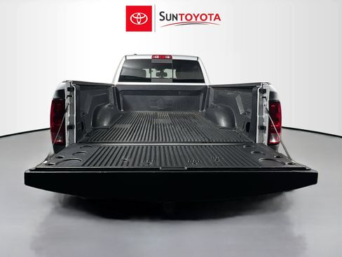 Used 2019 RAM 1500 Classic SLT AWD/4WD image 32