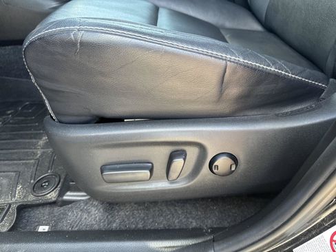 Used 2018 Toyota RAV4 Limited FWD image 12