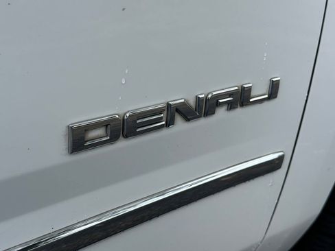 Used 2020 GMC Yukon XL Denali image 50