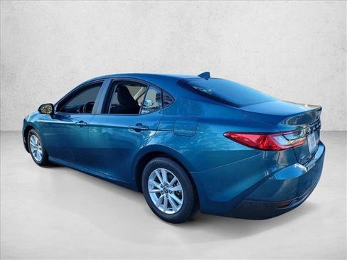 Used 2025 Toyota Camry LE image 5