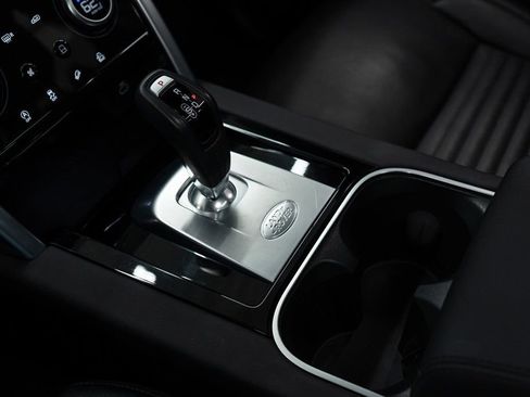 Used 2022 Land Rover Discovery Sport SE image 18
