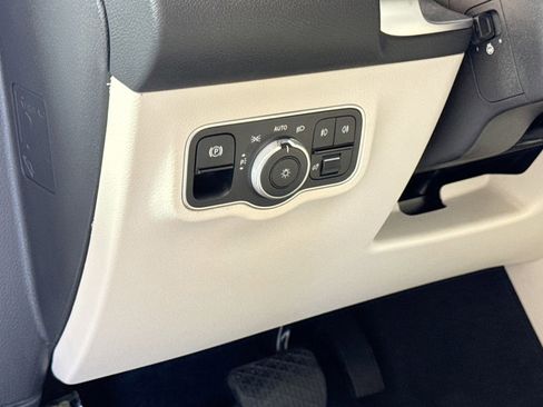 Certified 2026 Mercedes-Benz GLB 250 4MATIC image 10