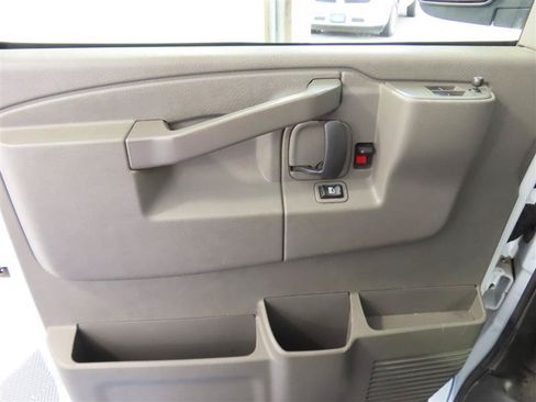 Used 2022 Chevrolet Express 3500 LS RWD image 15