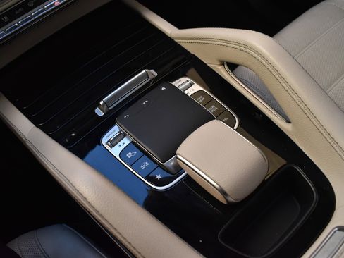 Used 2020 Mercedes-Benz GLE 350 4MATIC image 40