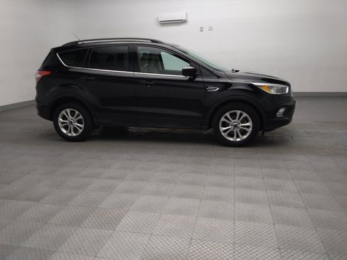 Used 2018 Ford Escape SE FWD image 11