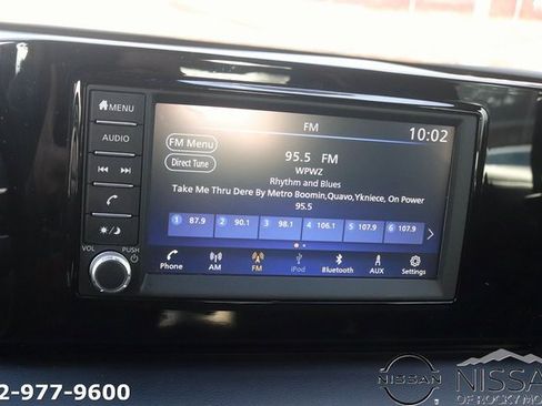 Used 2025 Nissan Kicks S image 24