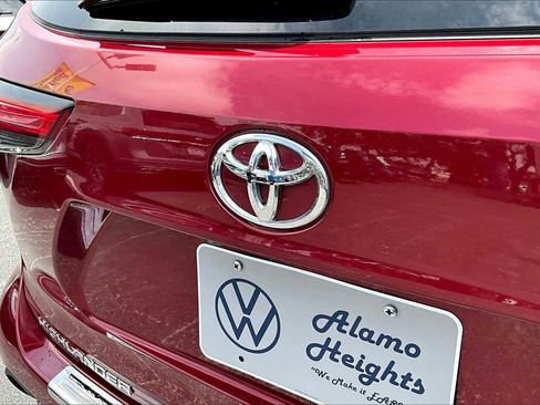 Used 2022 Toyota Highlander Limited image 32