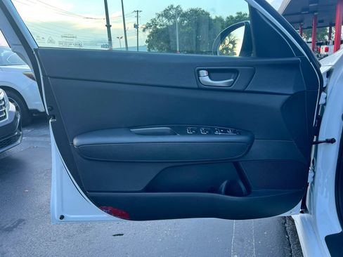Used 2018 Kia Optima LX w/ 17" Alloy Wheels Package FWD image 14
