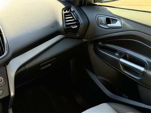 Used 2018 Ford Escape SE w/ SE Sync 3 Package image 17