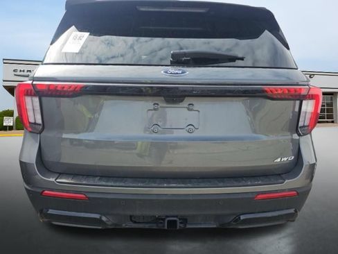 Used 2025 Ford Explorer ST-Line w/ ST-Line Street Pack AWD/4WD image 5