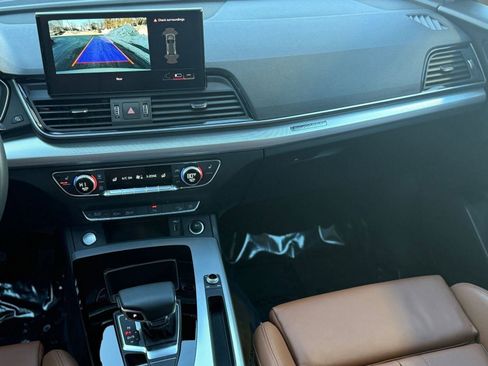 Certified 2025 Audi Q5 2.0T Premium w/ Convenience Plus Package image 32