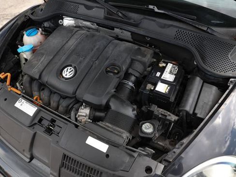 Used 2013 Volkswagen Beetle 2.5 Fender FWD image 47