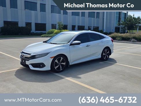 Used 2017 Honda Civic Touring image 1