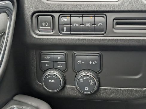 Used 2022 Chevrolet Tahoe LT image 24