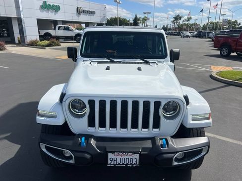 Used 2023 Jeep Wrangler Unlimited Sahara AWD/4WD image 8