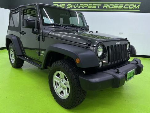 Used 2016 Jeep Wrangler Sport AWD/4WD image 2