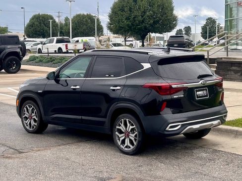 Used 2021 Kia Seltos SX w/ SX Sunroof Package AWD/4WD image 4