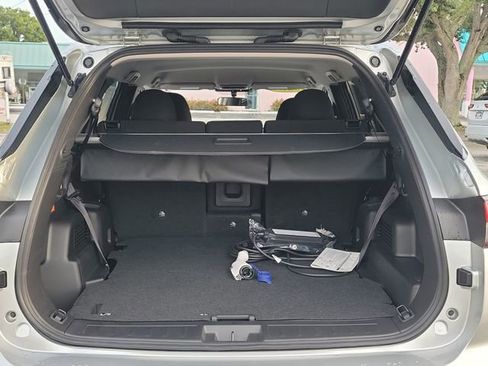 Used 2025 Mitsubishi Outlander ES image 11