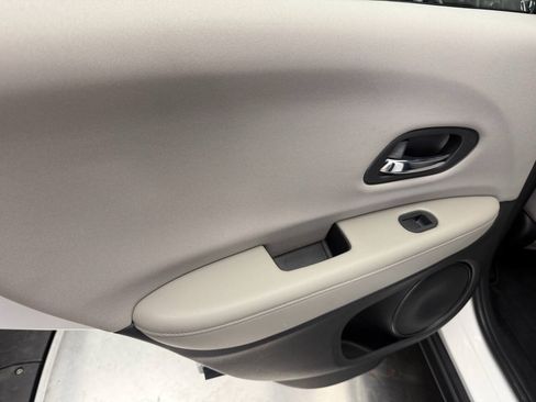 Used 2016 Honda HR-V LX image 20