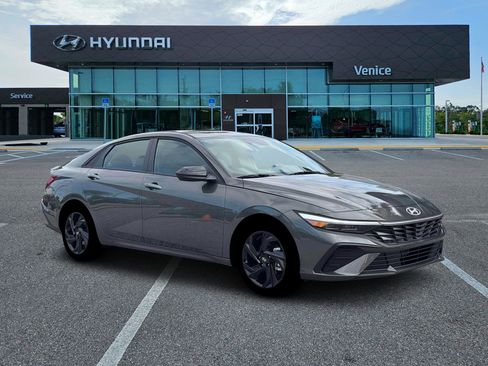 New 2026 Hyundai Elantra Sport FWD image 29