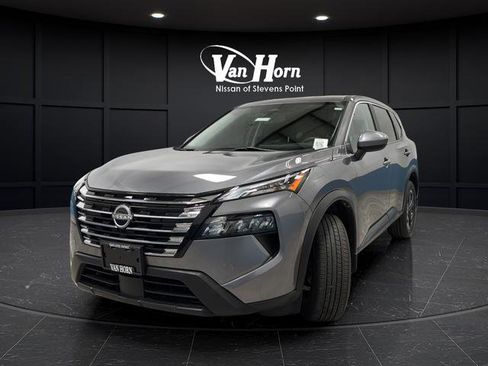 Used 2024 Nissan Rogue SV AWD/4WD image 3