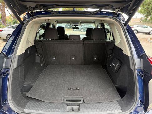 Used 2025 Nissan Rogue SV FWD image 29