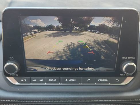 Used 2024 Nissan Rogue SV AWD/4WD image 18