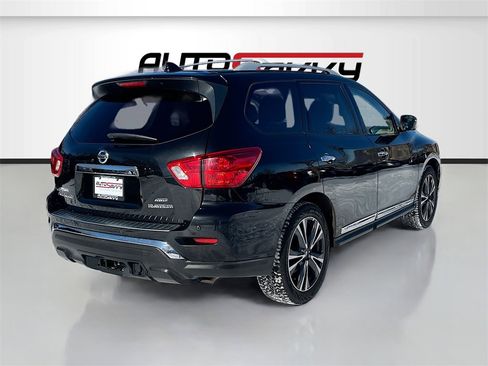 Used 2019 Nissan Pathfinder Platinum image 7