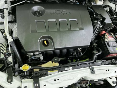 Used 2014 Toyota Corolla LE FWD image 17