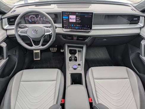 New 2026 Volkswagen Tiguan SE R-Line FWD image 14