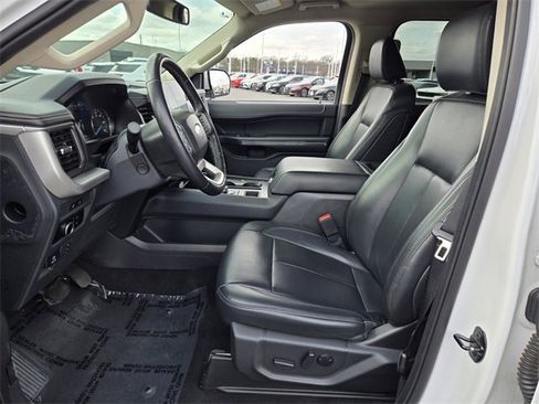 Certified 2024 Ford Expedition Max XLT image 11