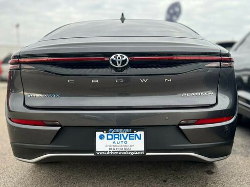 Used 2024 Toyota Crown Platinum image 41