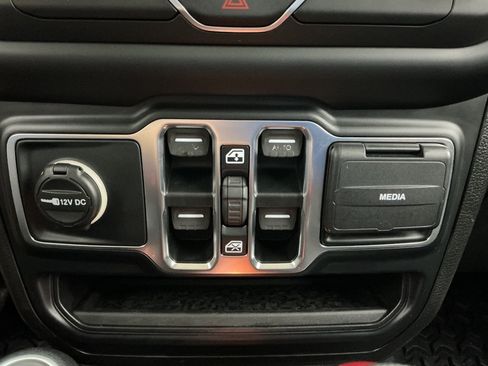 Used 2019 Jeep Wrangler Unlimited Sport S AWD/4WD image 36