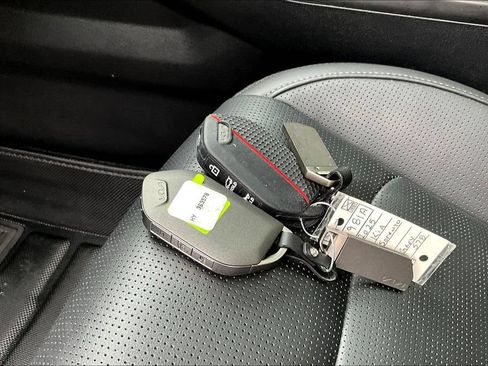 Used 2025 Kia Sorento EX w/ Panoramic Sunroof Package FWD image 38