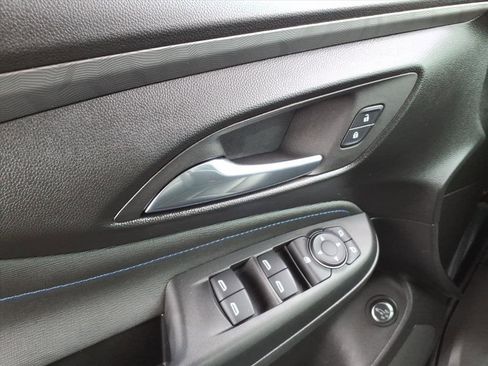 Used 2024 Buick Envista Sport Touring w/ Convenience I Package FWD image 16