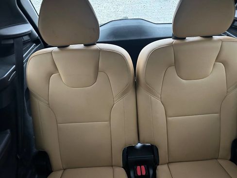 Used 2016 Volvo XC90 T6 Momentum w/ Momentum Plus Package image 27