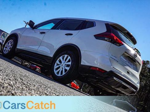 Used 2017 Nissan Rogue S image 5