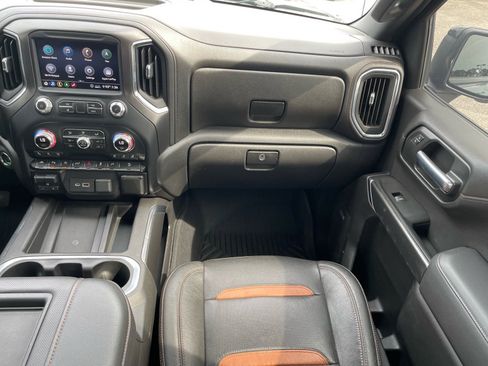 Used 2020 GMC Sierra 1500 AT4 w/ Technology Package AWD/4WD image 10