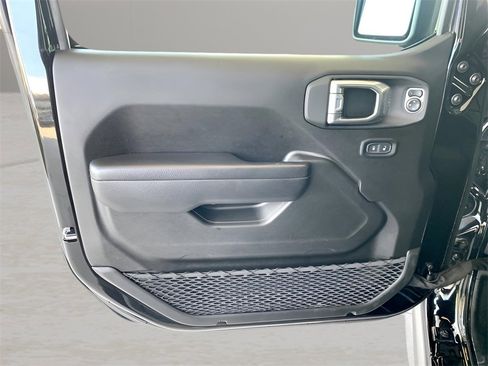 Used 2024 Jeep Wrangler Unlimited Rubicon image 12