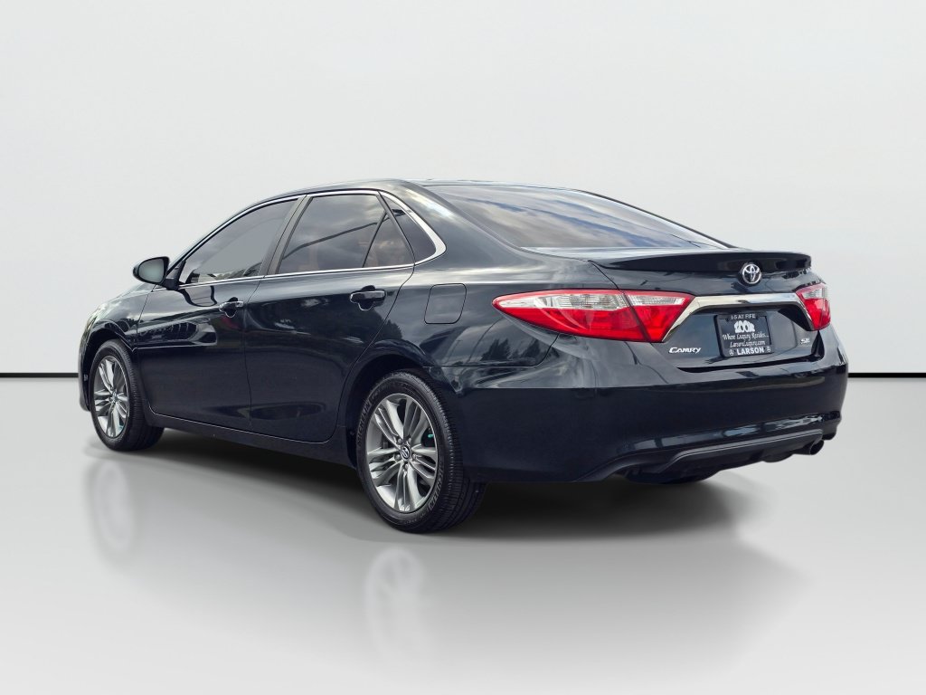 Used 2017 Toyota Camry SE FWD image 3